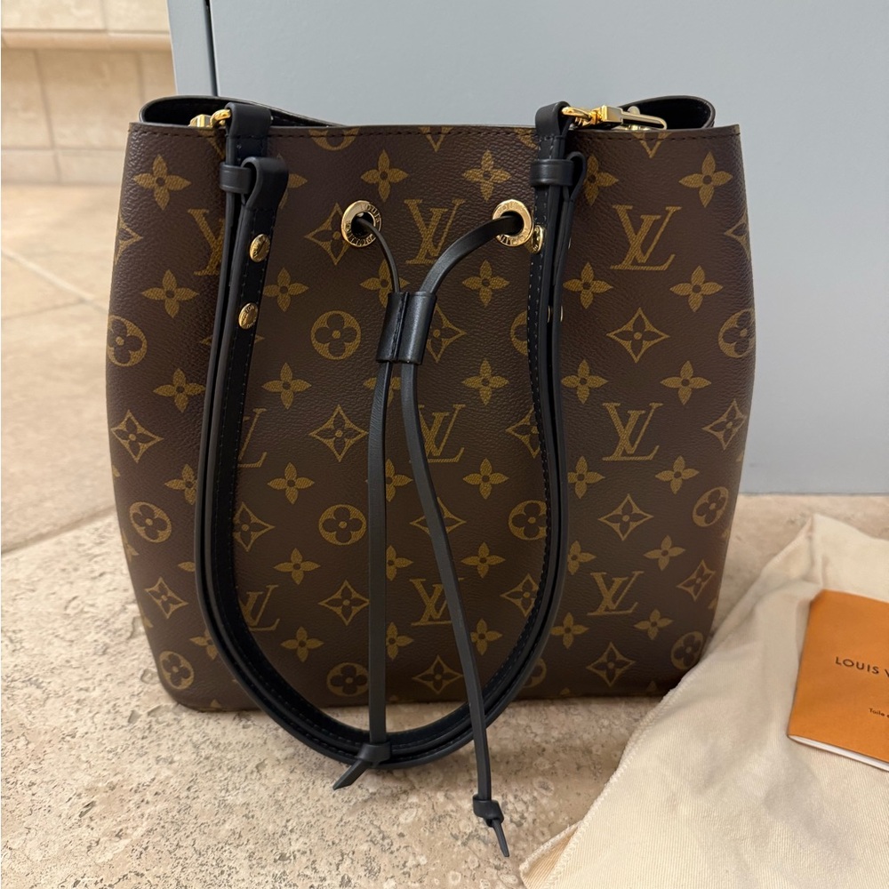 Authentic Louis Vuitton Neo Noe